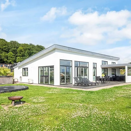 Prázdninový dům 10 Person In Sjolund-by Traum *